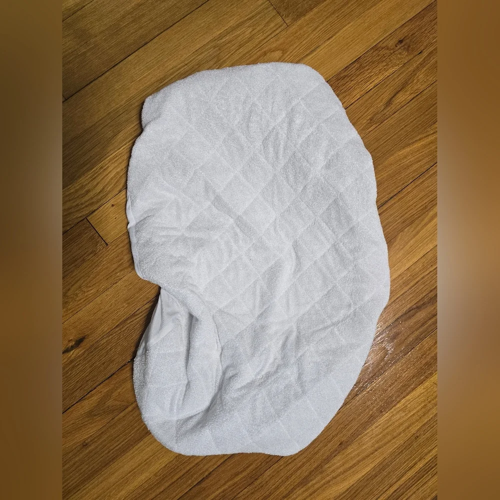 Biloban White Quilted Fitted Bassinet Mattress Cover